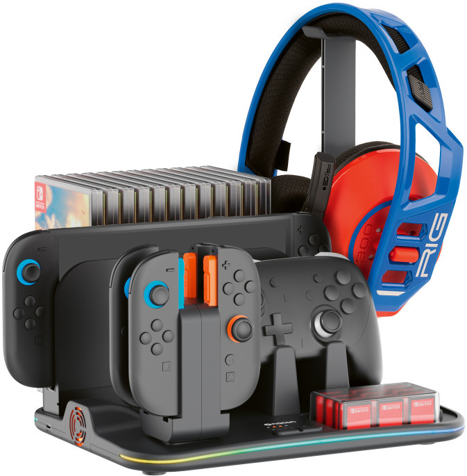 Gaming-Zubehör: Kopfhörer, Controller, Spiele und Konsole auf Ladestation.
