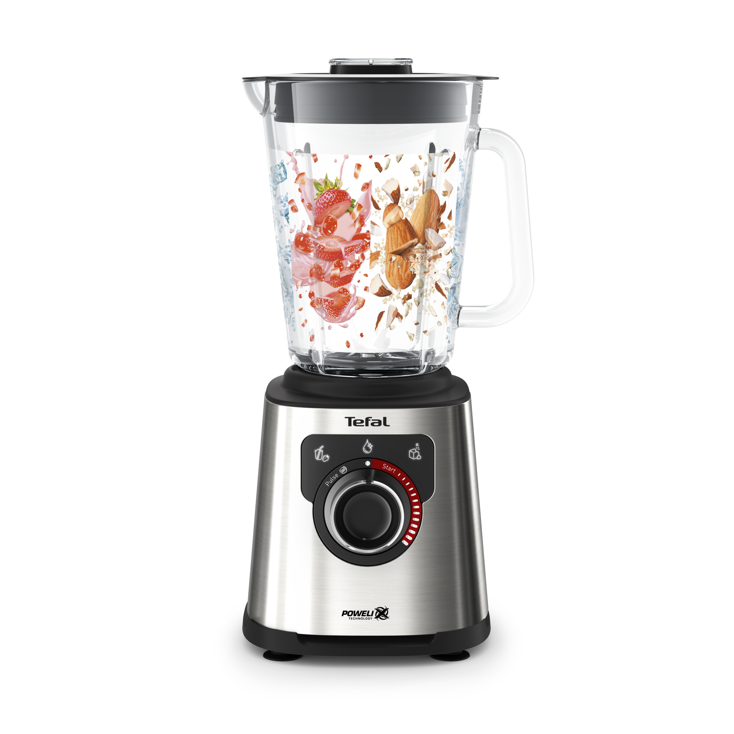 Gümüş blender, cam haznesinde çilek, kuruyemiş ve buz ile.