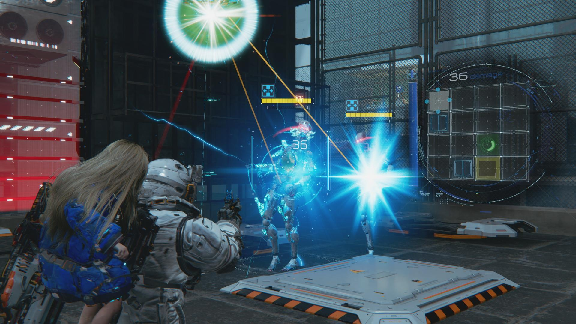 Zwei Figuren in Rüstung kämpfen gegen leuchtende Roboter in einer futuristischen Arena.