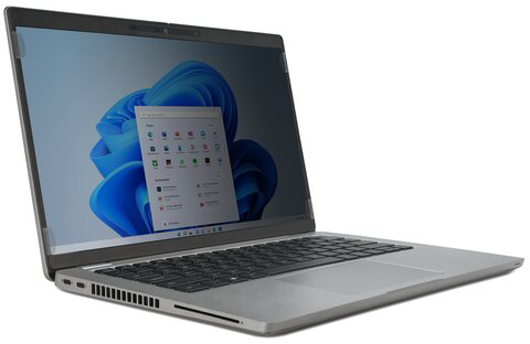 Egy szürke laptop, amelyen a Windows 11 indítómenüje látható.