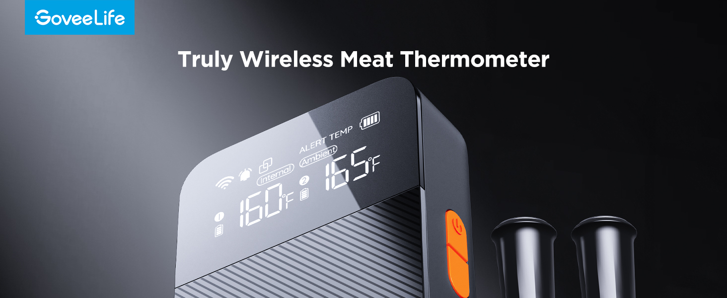 Digitális húshőmérő mutat 160°F belsőt és 165°F környezeti hőmérsékletet.