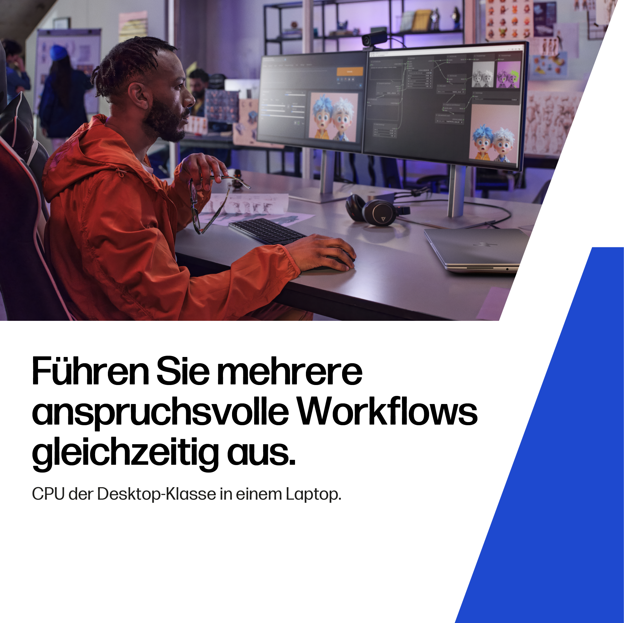 Mann mit Dreadlocks im orangenen Hoodie am Schreibtisch mit zwei Monitoren.