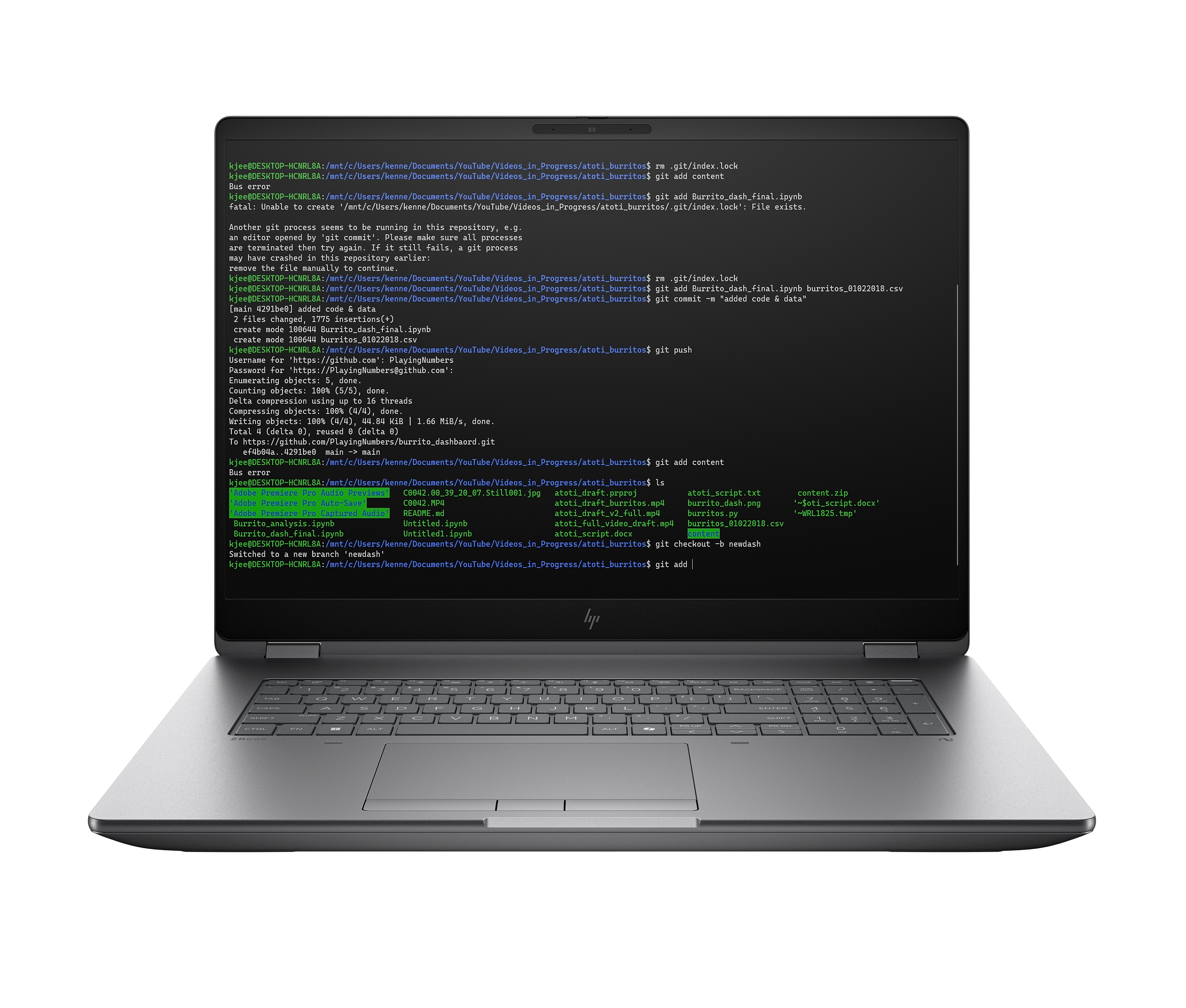 Ein Laptop zeigt einen schwarzen Bildschirm mit grünem Text (Befehlszeile).