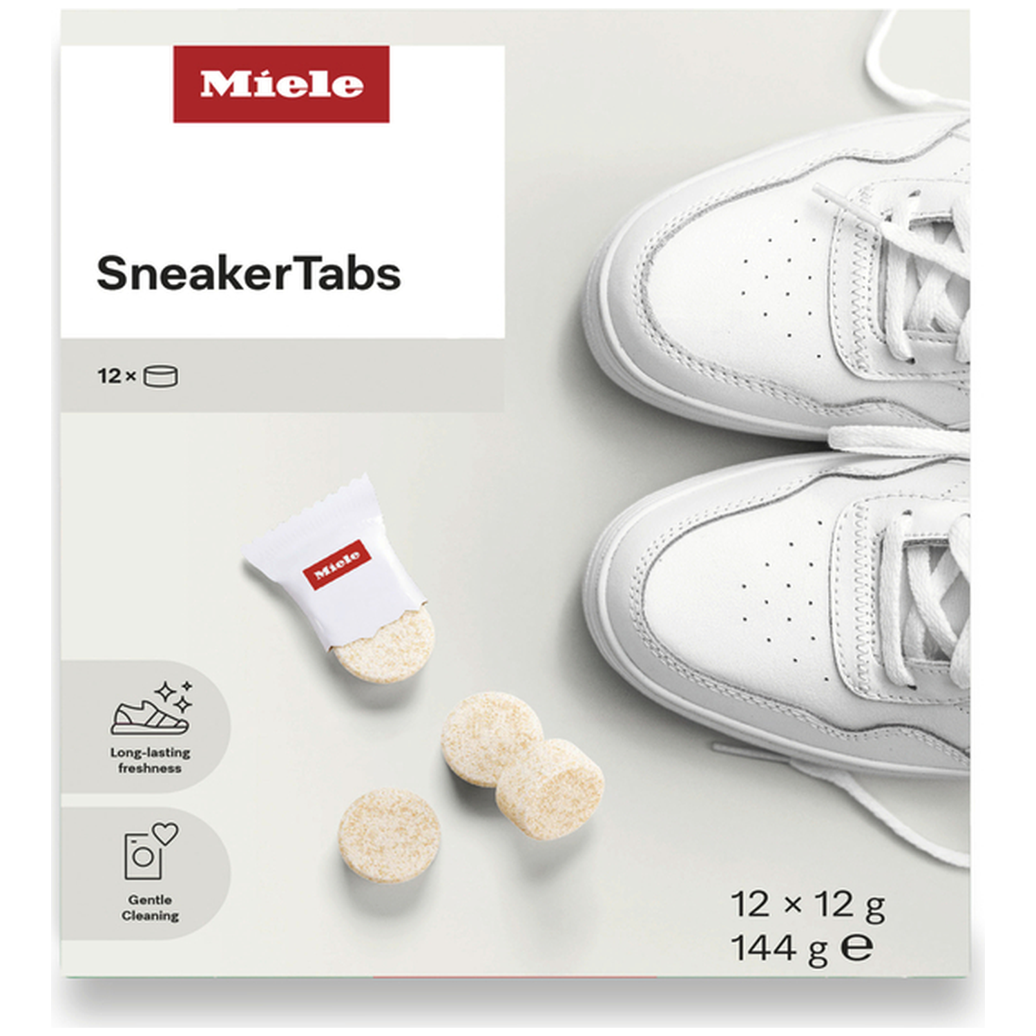 Miele SneakerTabs: Witte sneakers, reinigingstabletten en productdetails getoond.