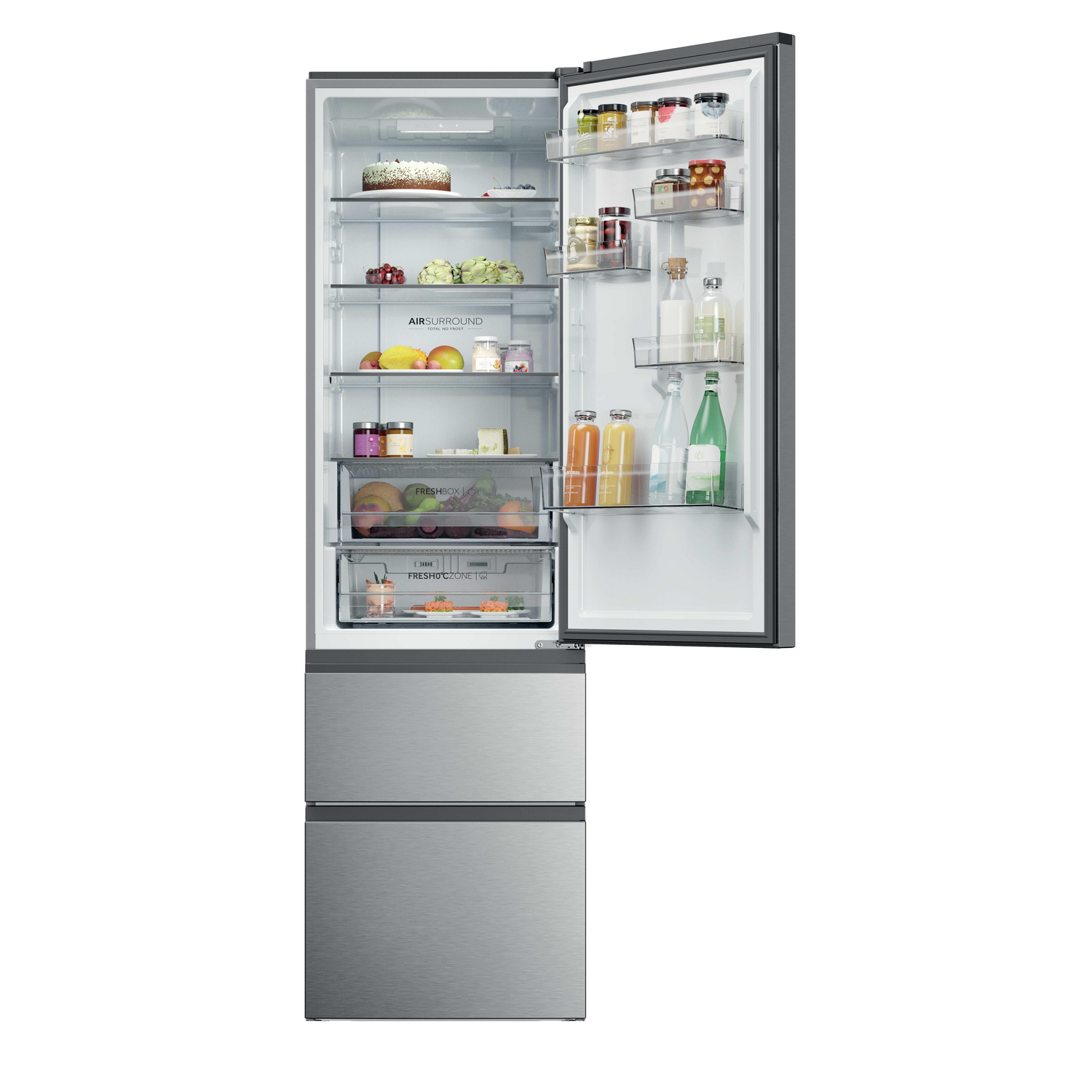 Refrigerador abierto con alimentos como pastel, frutas, verduras y bebidas.