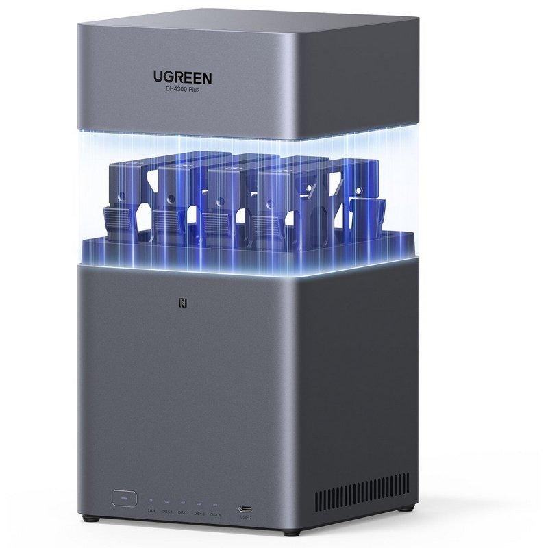 Servidor UGREEN gris con bahías de disco azules e iluminación LED.