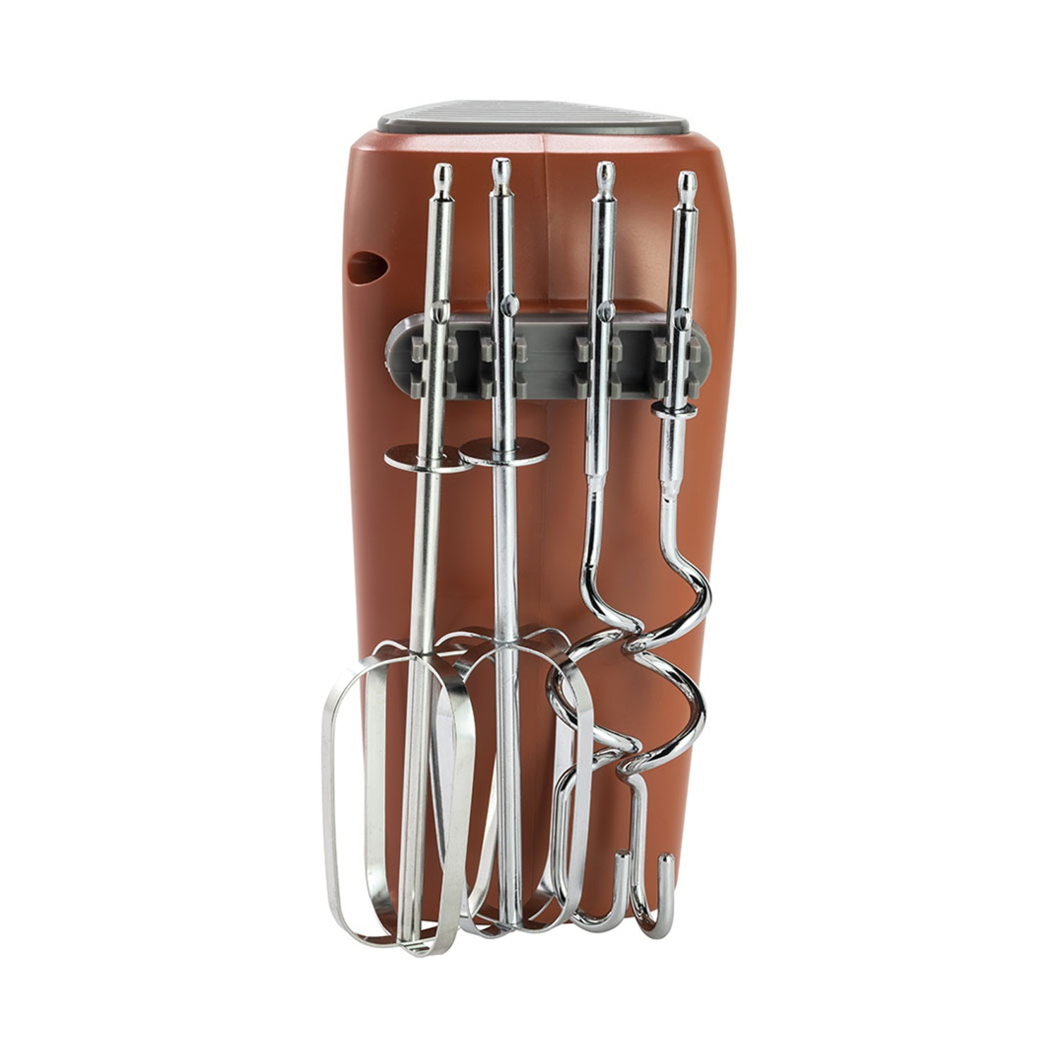 Un frullatore a mano marrone con diversi accessori metallici riposti.