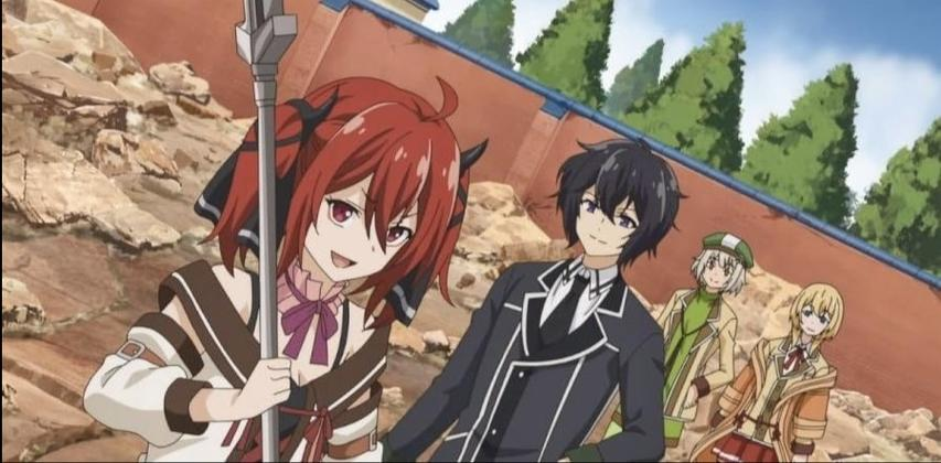 Vier Anime-Charaktere stehen vor einer rotbraunen Mauer und Bäumen.