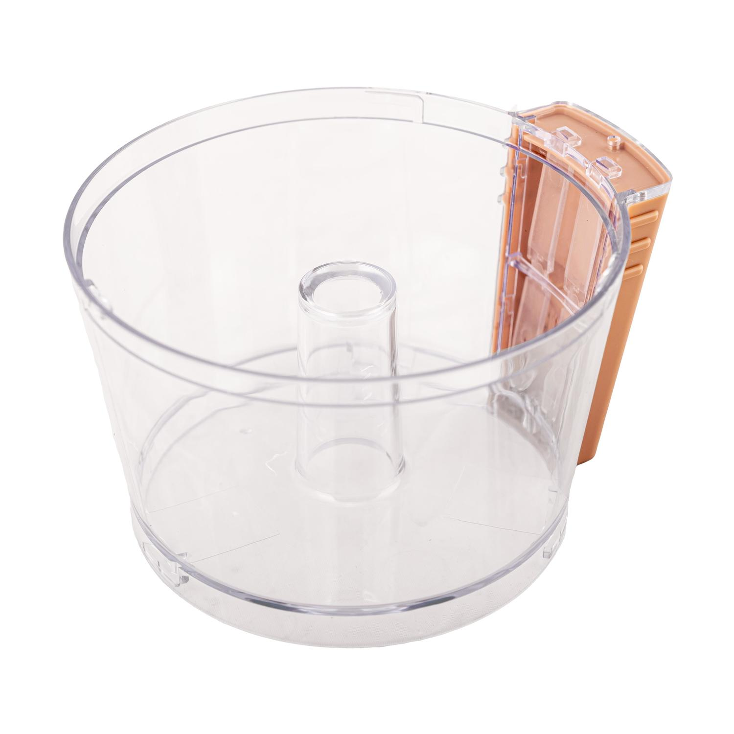 Una ciotola in plastica trasparente con manico arancione, parte di un robot da cucina.
