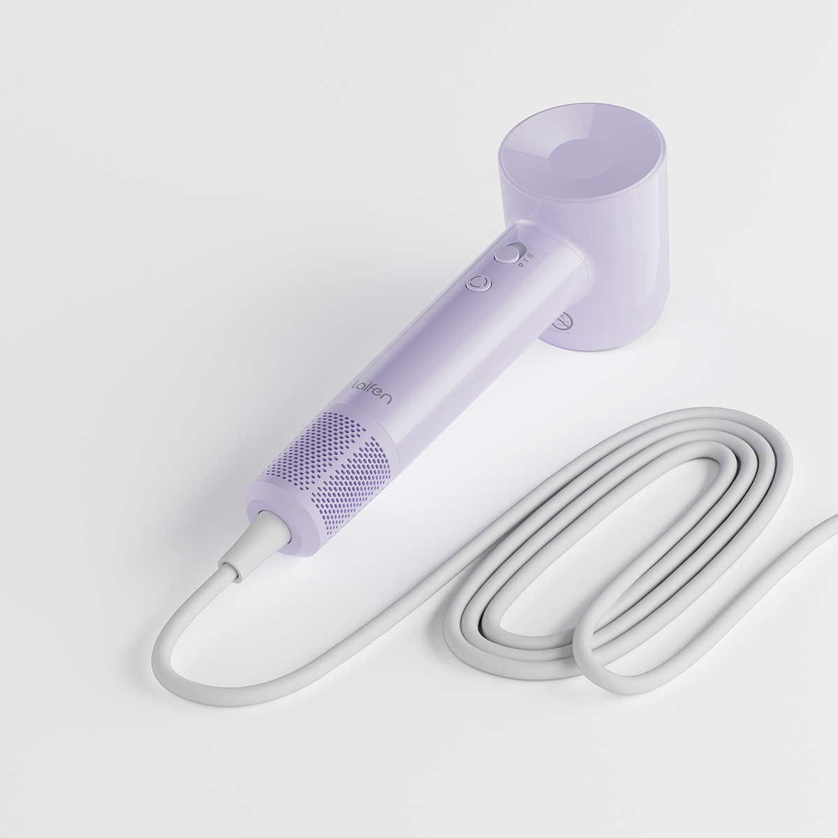 Jasnofioletowa suszarka do włosów z białym, zwiniętym kablem na białym tle.