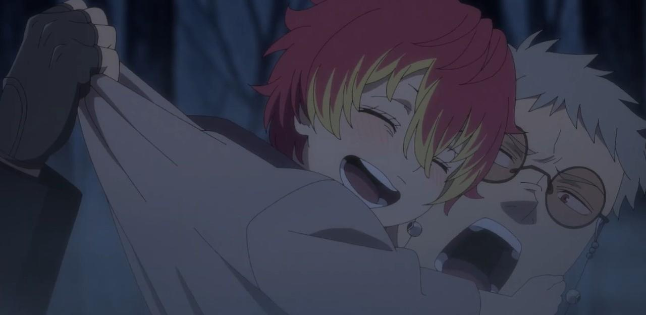 Anime-Szene: Ein Charakter mit roten Haaren umarmt einen anderen mit Brille.