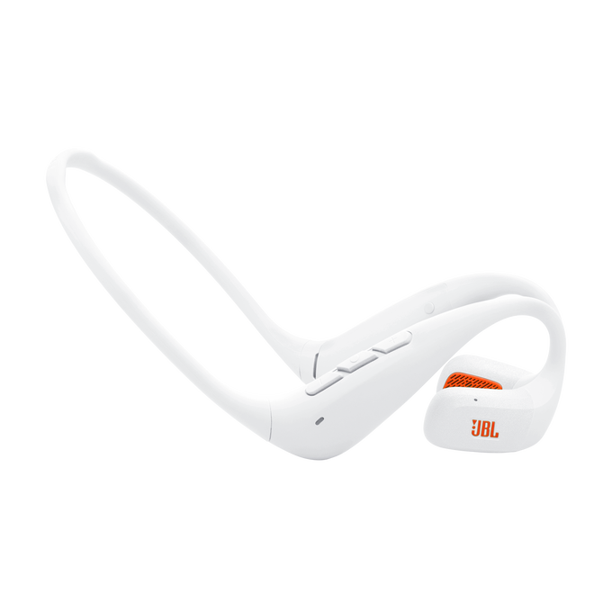 Auriculares JBL blancos con acentos naranjas y ganchos.