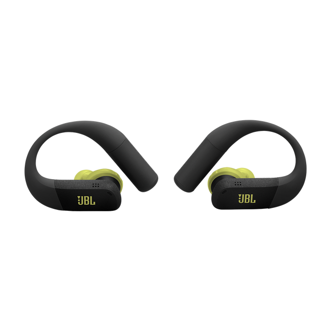 Auriculares JBL negros y amarillos con ganchos para la oreja, sobre fondo negro.