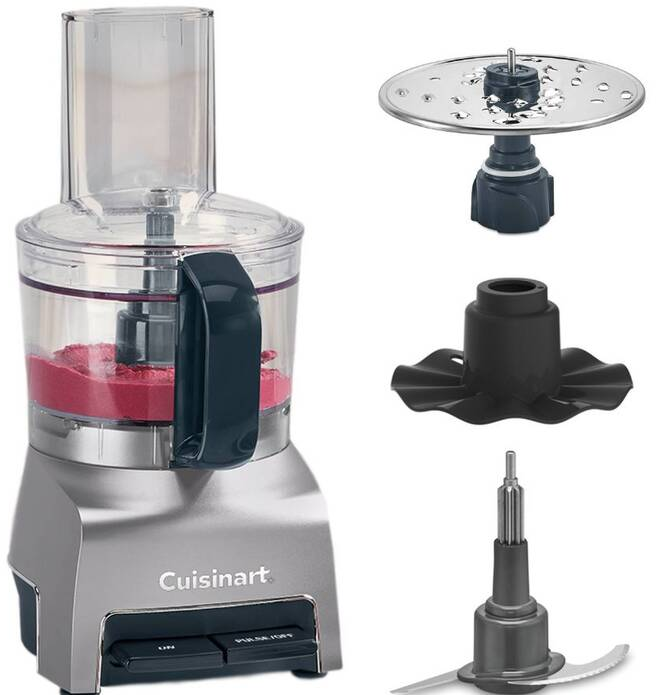 Robot da cucina Cuisinart con base argento e accessori.