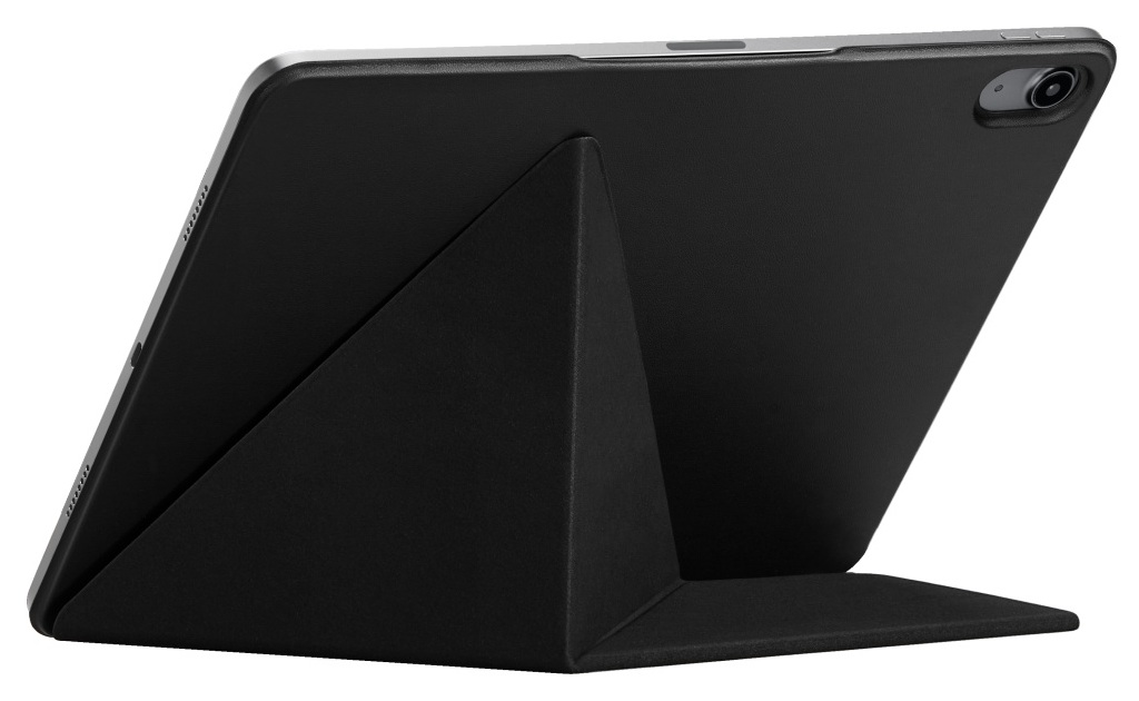 Czarny tablet z etui-podstawką w kształcie trójkąta, na białej powierzchni.