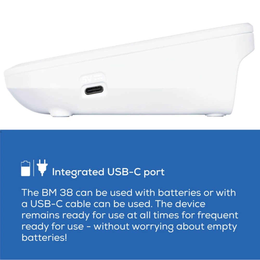 Dispositivo bianco con porta USB-C e marcatura 5V.
