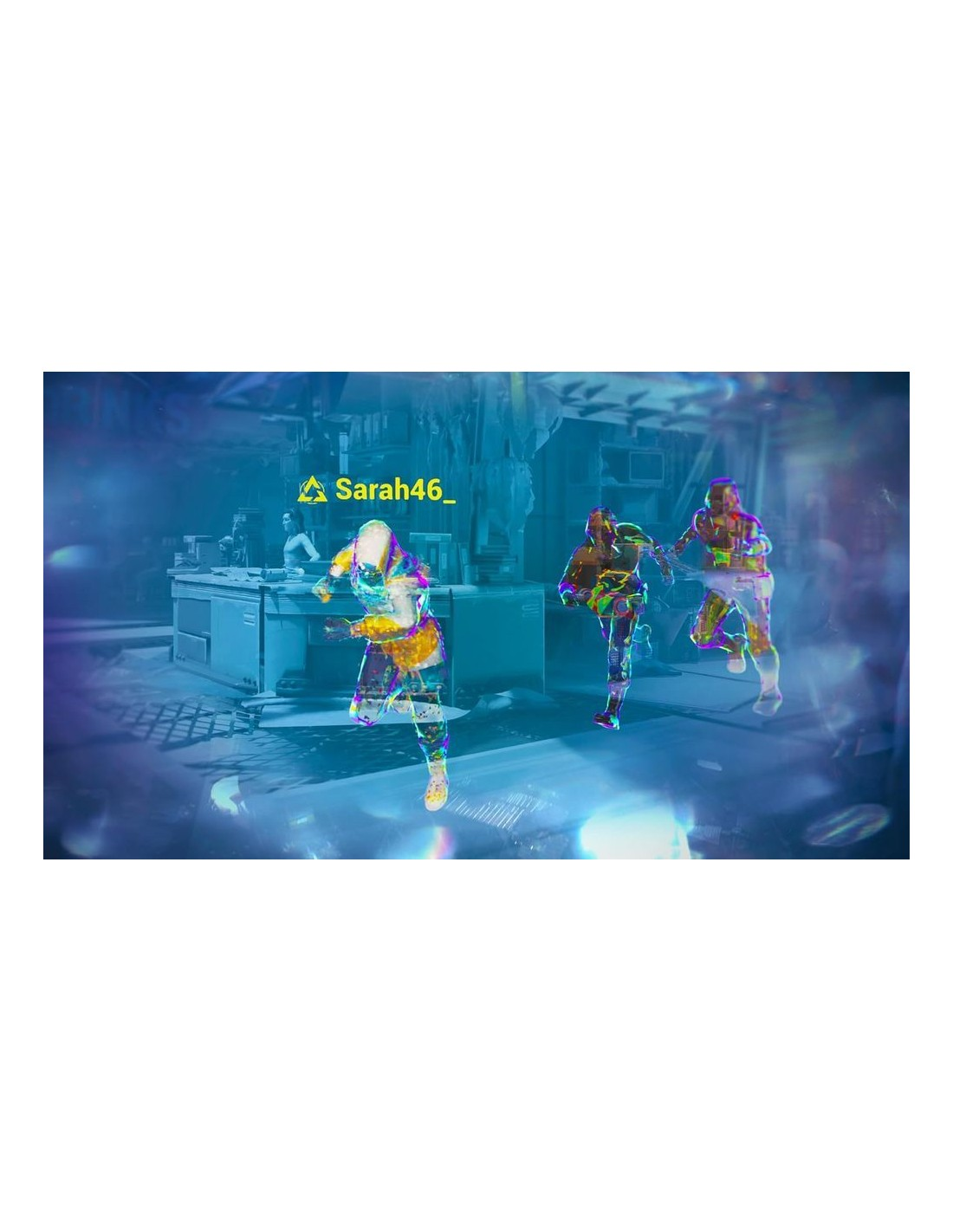 Tres figuras con trajes coloridos corren en una sala futurista. Sarah46 está etiquetada.