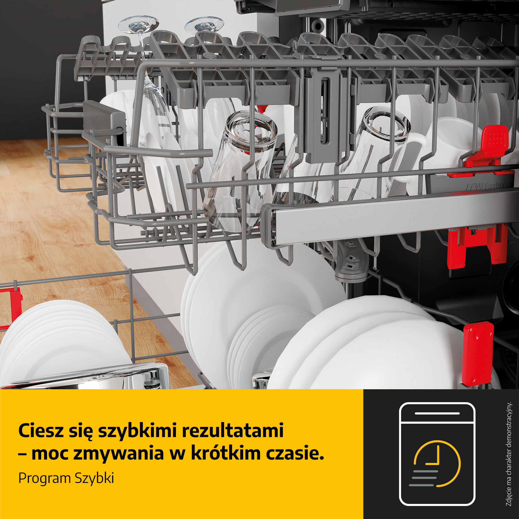 Kosz zmywarki wypełniony szklankami i talerzami.