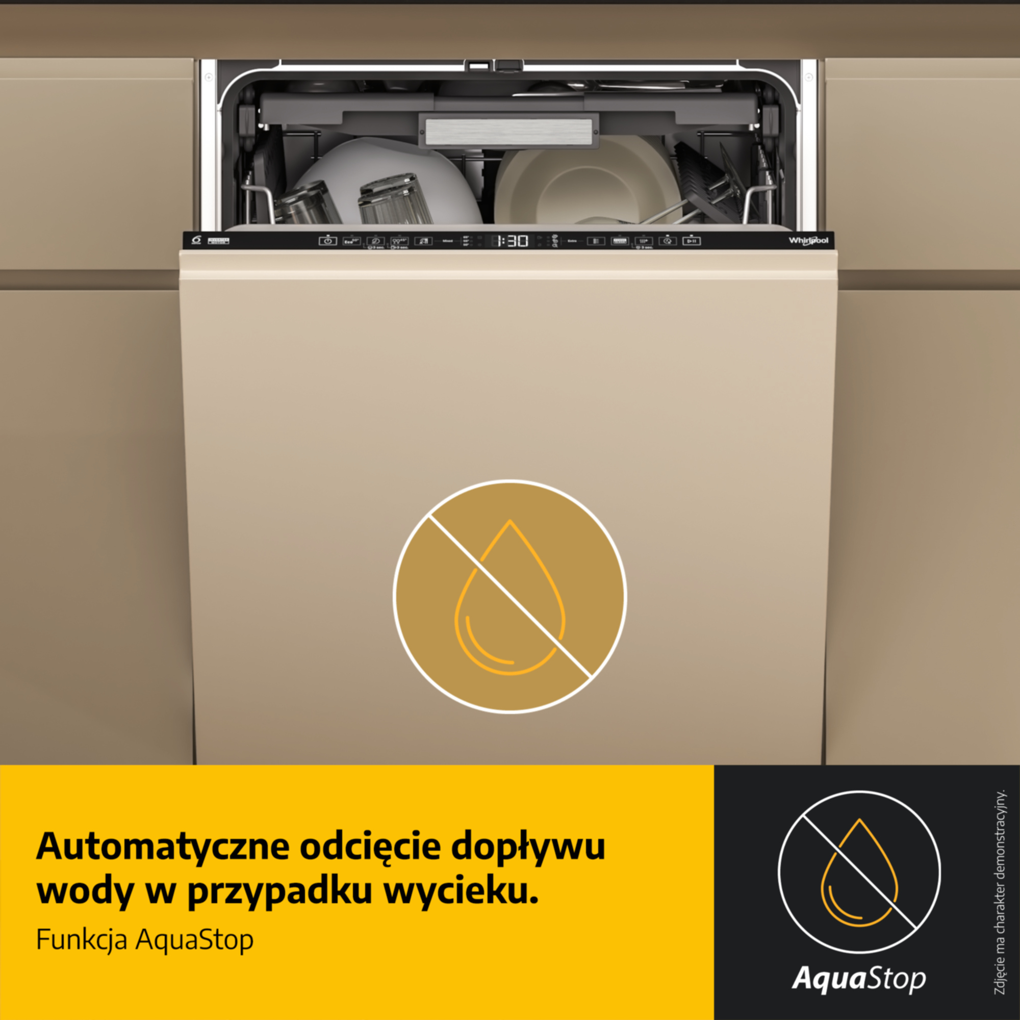 Wnętrze zmywarki z naczyniami. Symbol AquaStop oznacza automatyczne odcięcie wody.