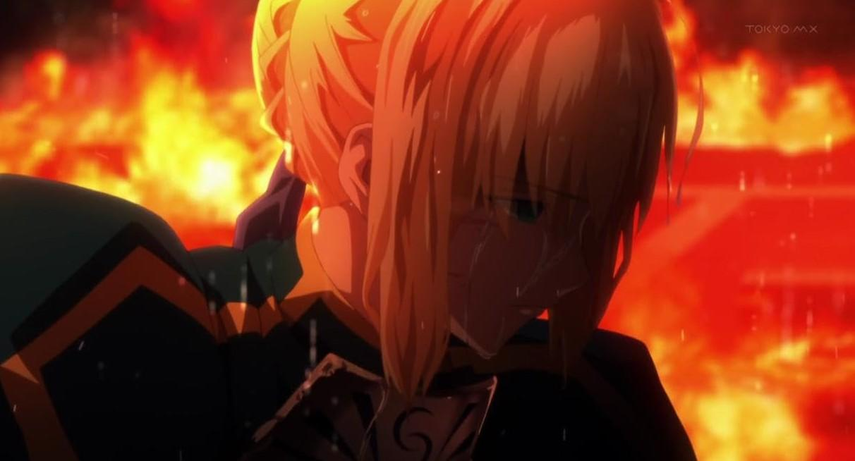 Eine Anime-Figur mit blonden Haaren im Vordergrund, Feuer im Hintergrund.