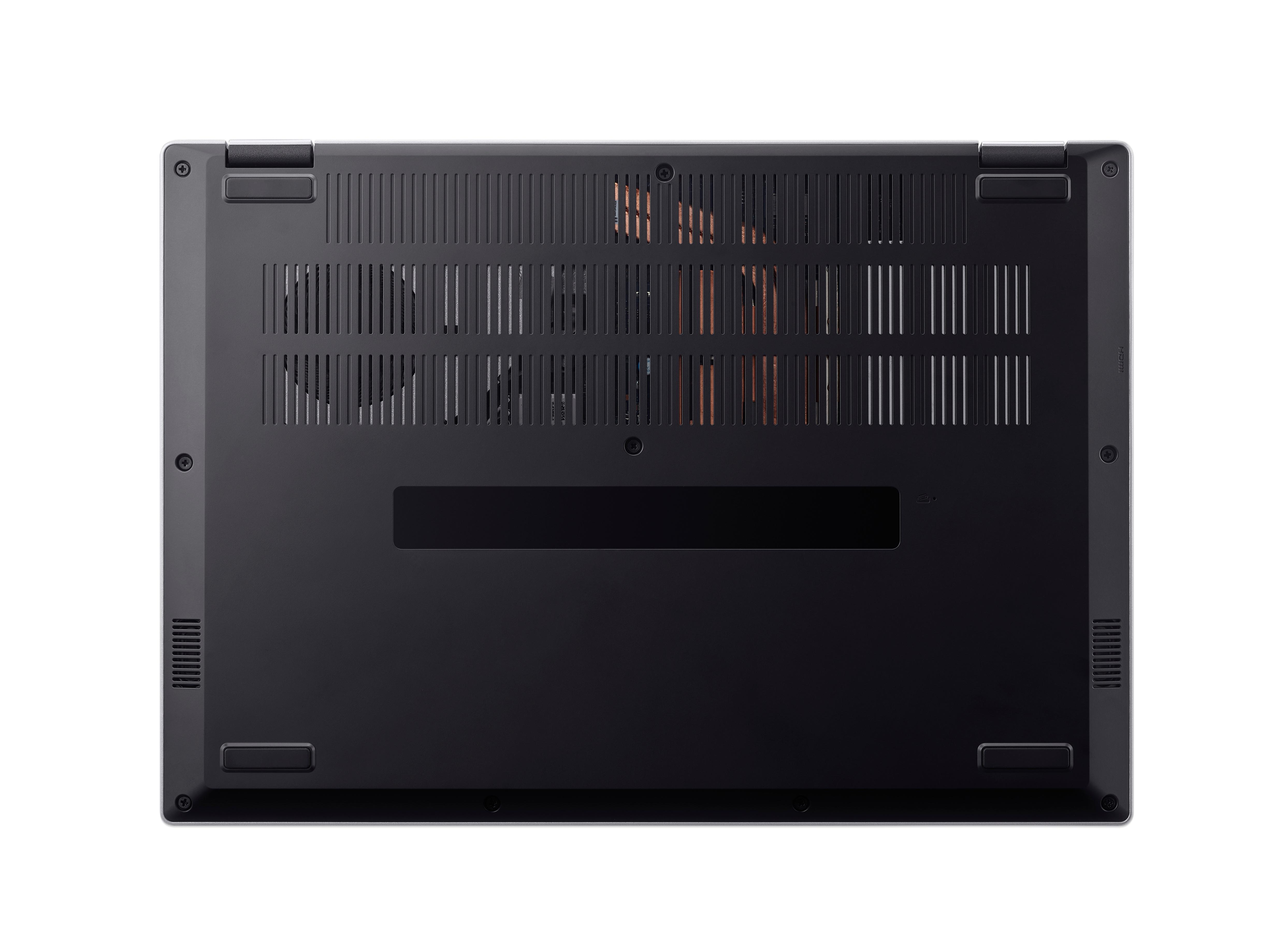Unterseite eines schwarzen Laptops mit Lüftungsschlitzen und Anschlüssen.