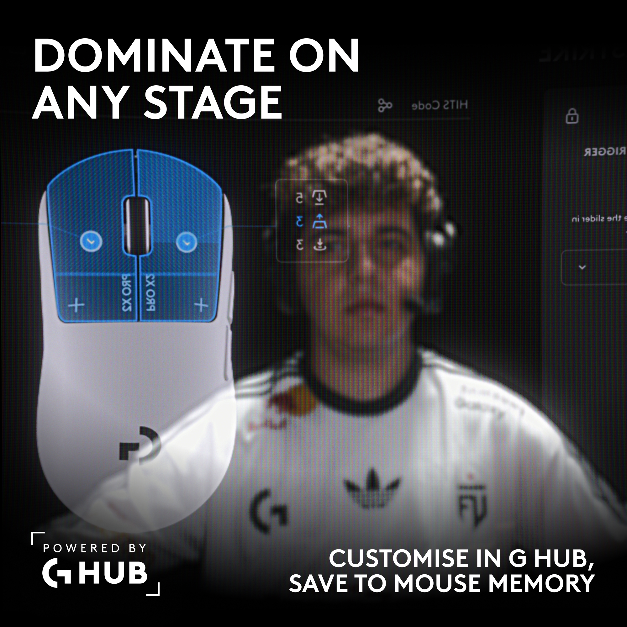Souris de jeu blanche avec des accents bleus, joueur en arrière-plan.