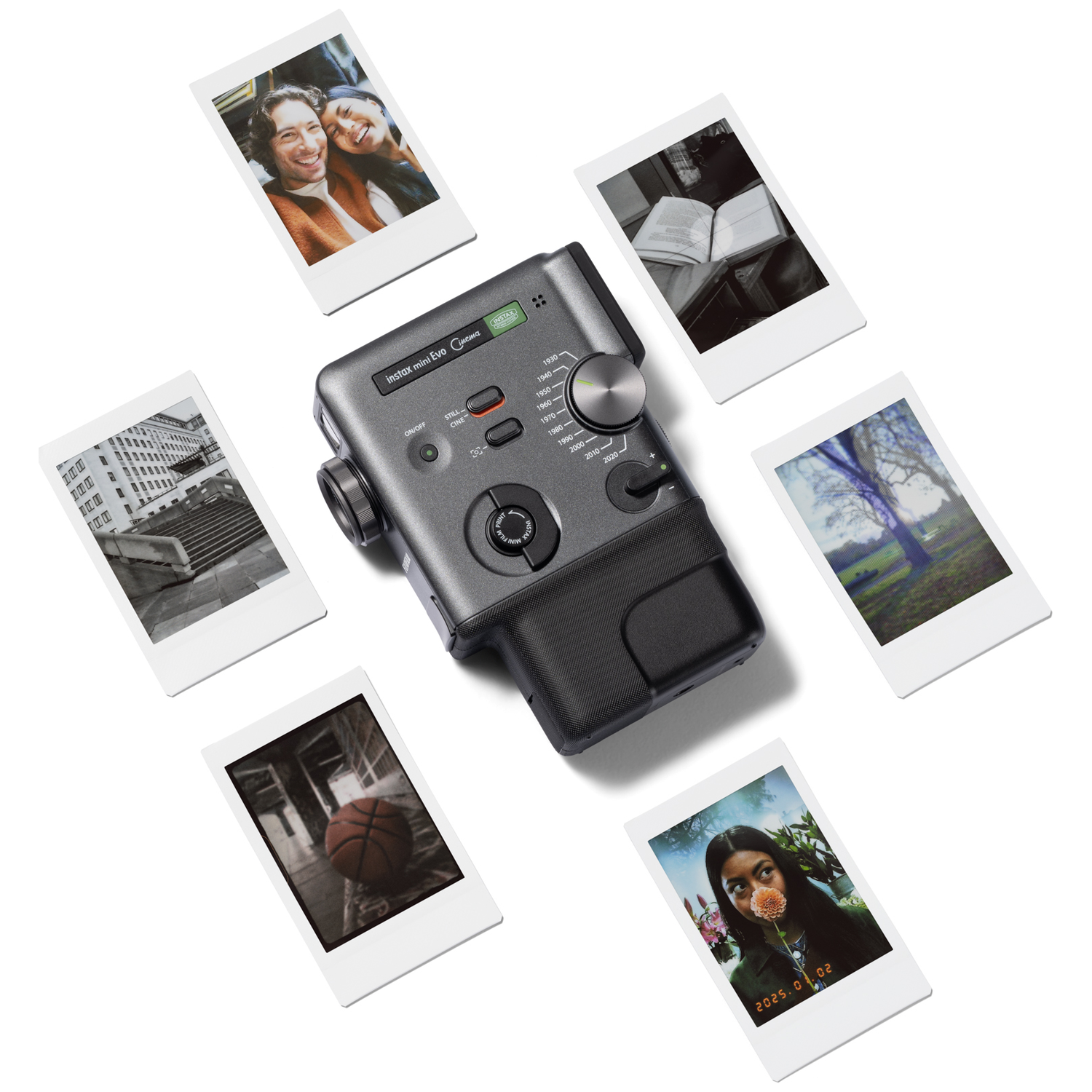 Een grijze Instax Mini Evo camera omringd door zes instant foto's.