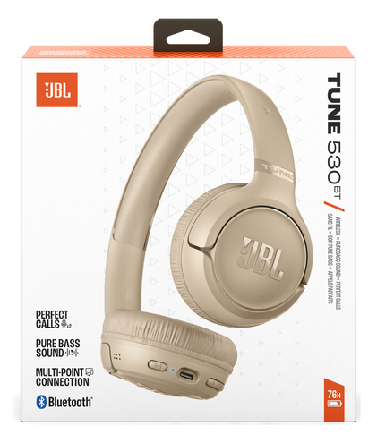 Słuchawki JBL Tune 530BT beżowe na pudełku z wymienionymi cechami.