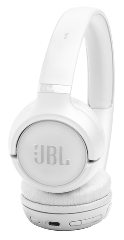 Białe słuchawki JBL z wyściełanymi nausznikami i regulowanym pałąkiem.