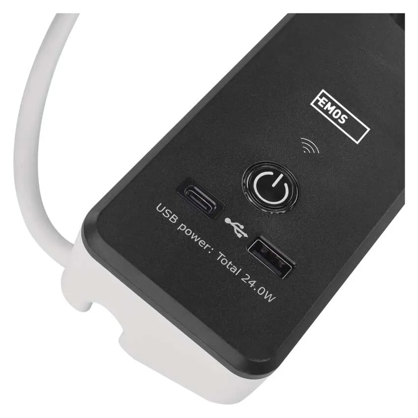 Fekete töltőadapter USB-C, USB-A, bekapcsológomb és EMOS logóval.
