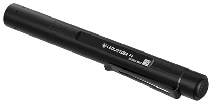 Fekete Ledlenser P4 zseblámpa klipszel és barázdált mintával.