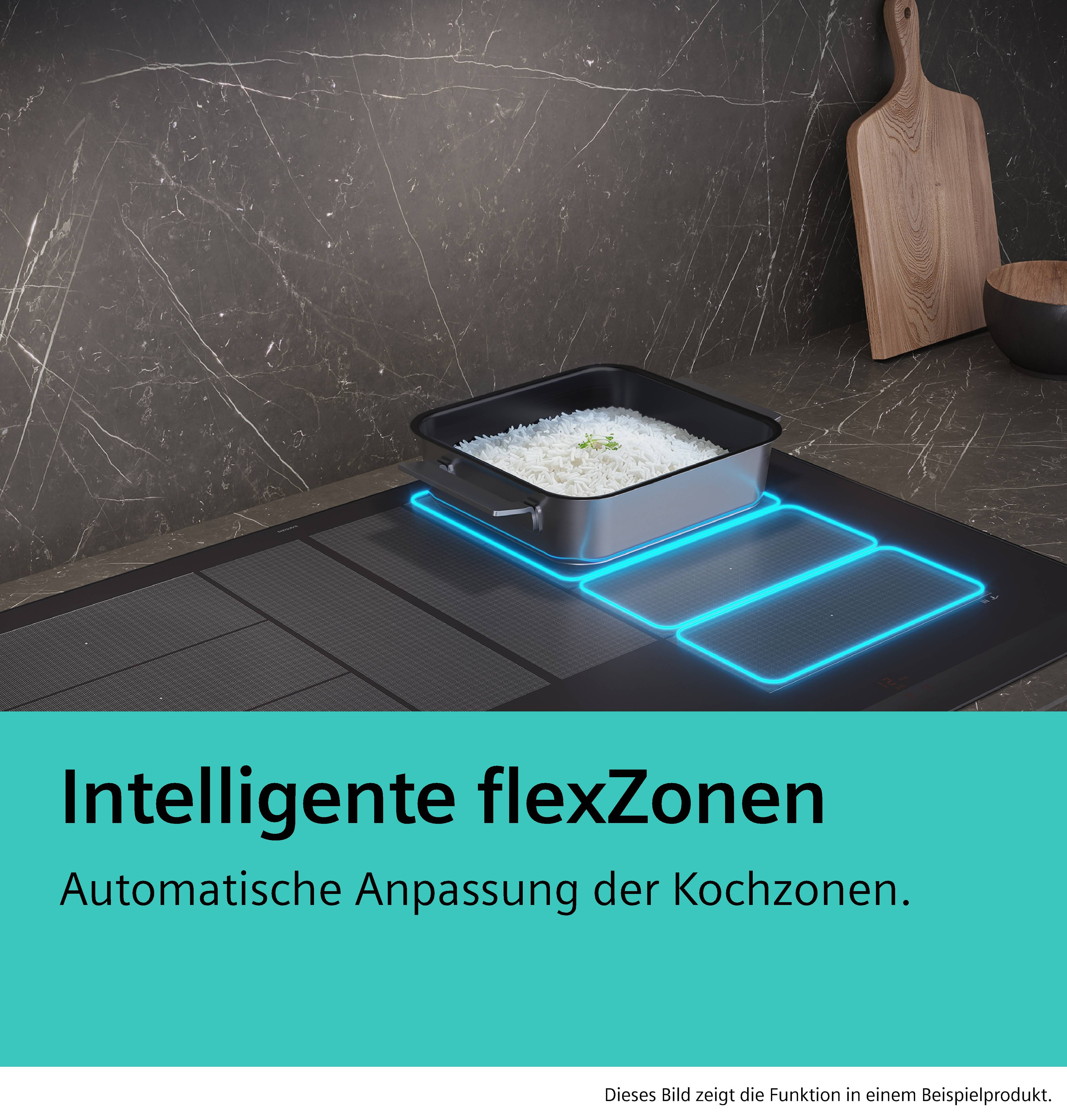 Ein Kochgeschirr mit Reis steht auf einem Induktionskochfeld mit leuchtend blauen Zonen.