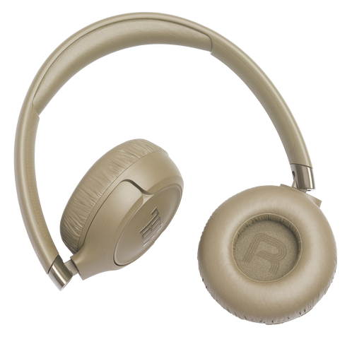 Beżowe słuchawki JBL z wyściełanymi nausznikami i pałąkiem.