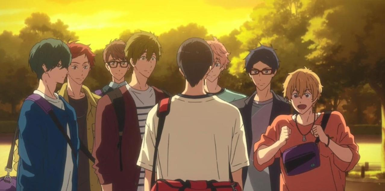 Sieben anime-zeichnungen von jungen männern mit taschen, draußen bei sonnenuntergang.