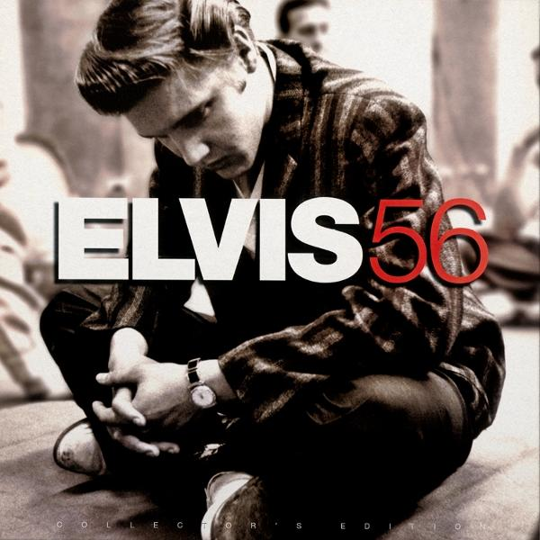 Elvis Presley in Anzug hockt, Text ELVIS 56 darüber.