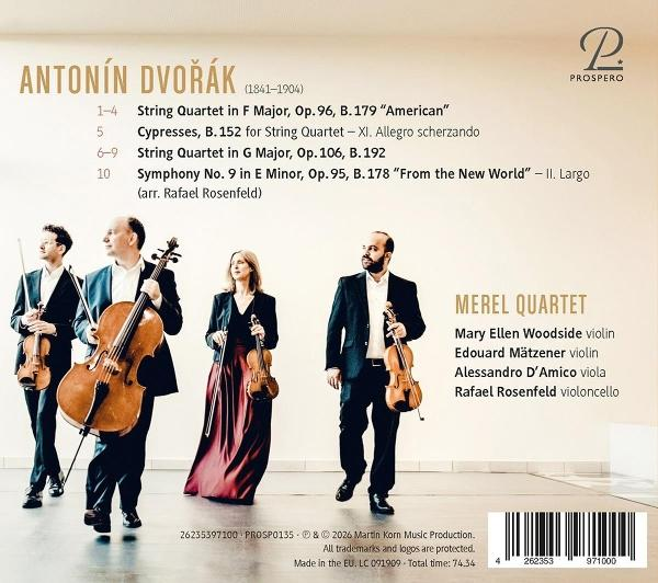 Vier Musiker mit Instrumenten vor einer Wand. Oben steht Dvořák und Werkliste.