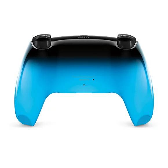 Un controlador azul y negro con logo de Sony, sobre fondo blanco.