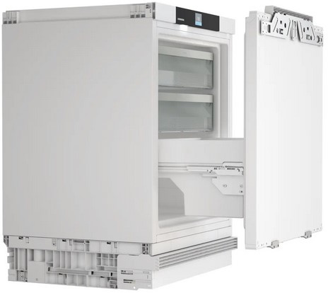 Ein weißer Kühlschrank mit geöffneter Tür und Schublade.