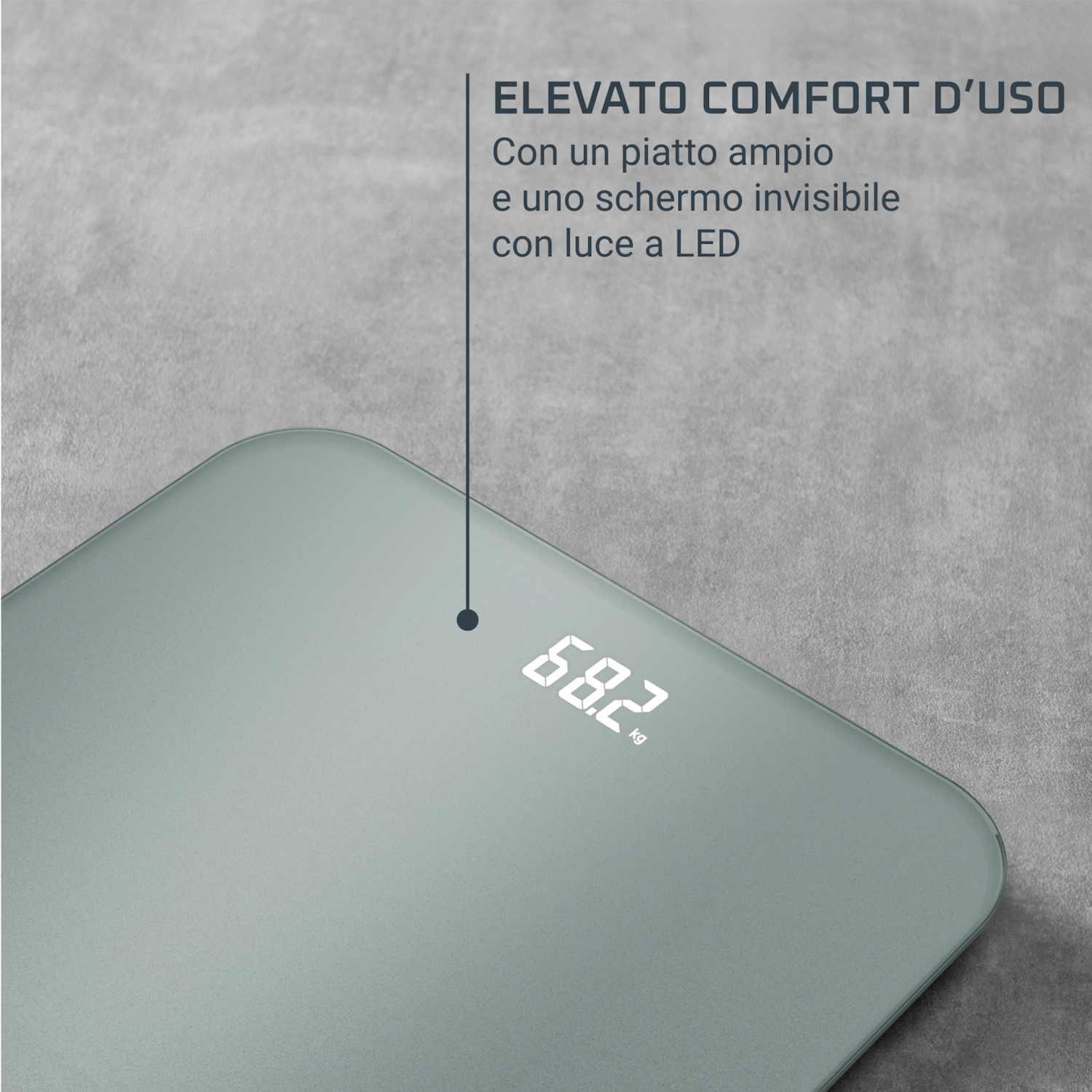 Bilancia grigia con display digitale bianco da 68,2 kg e testo.