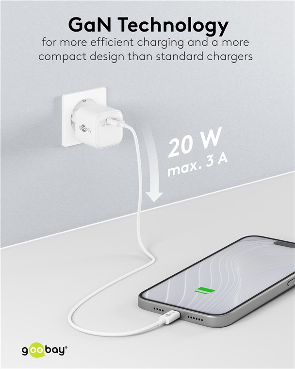 Ein Goobay GaN-Ladegerät mit 20W lädt ein Smartphone, das am Netz angeschlossen ist.
