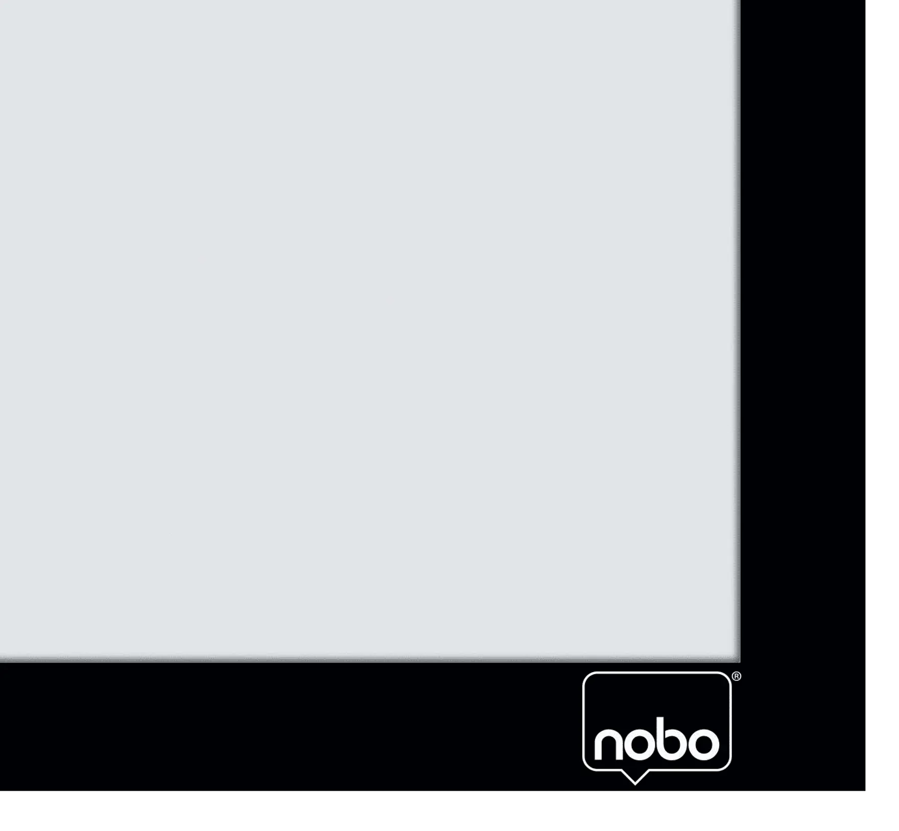 Szürke képernyő alul jobb sarokban fehér Nobo logóval.