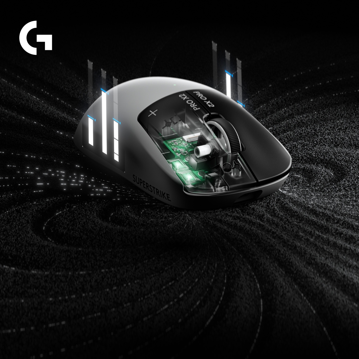 Mouse Logitech G con scheda elettronica visibile e rotelle su sfondo nero.