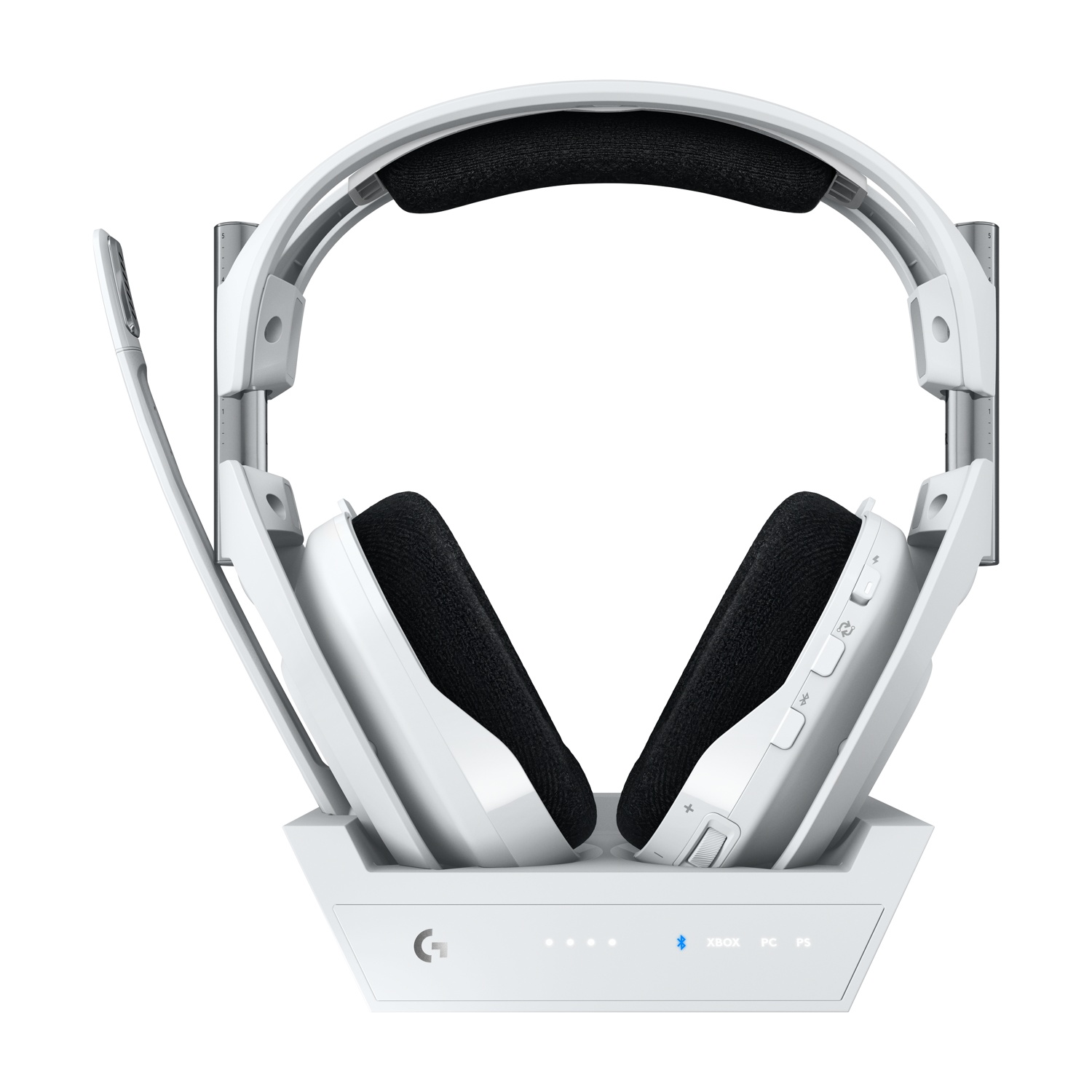 Un auricolare bianco con pad neri poggia su una base.