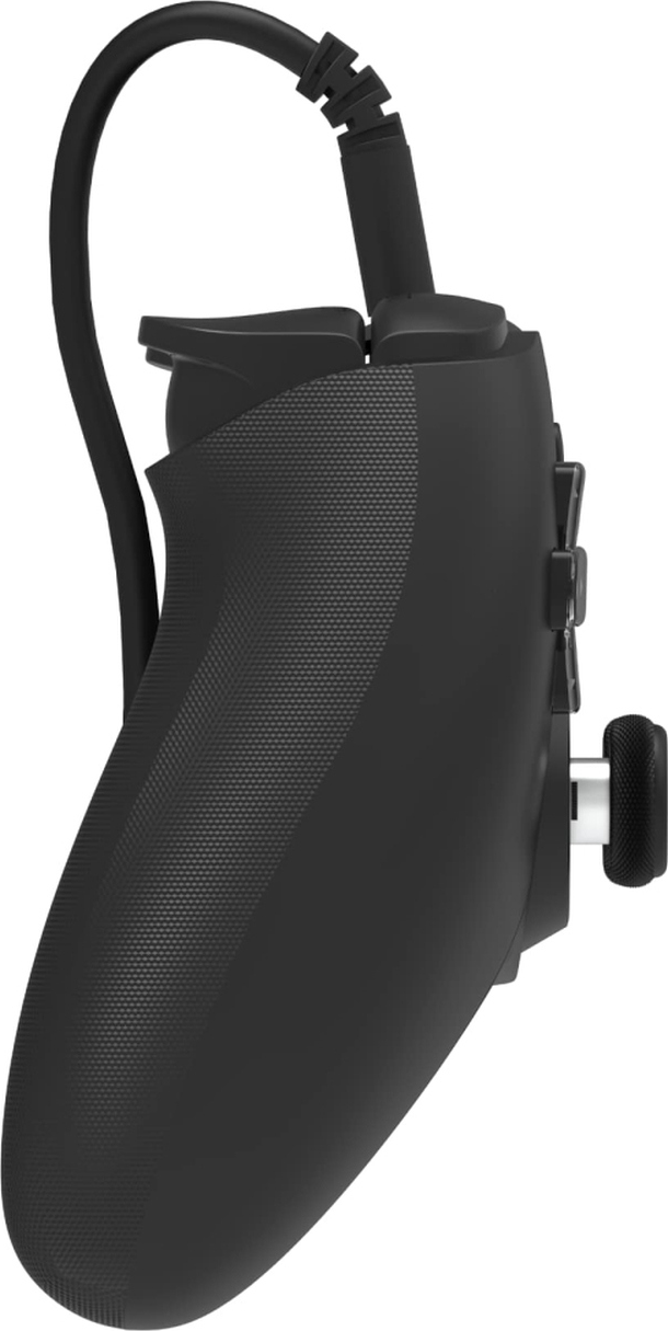 Schwarzer Gamecontroller im Seitenprofil mit Kabel und Daumenstick.