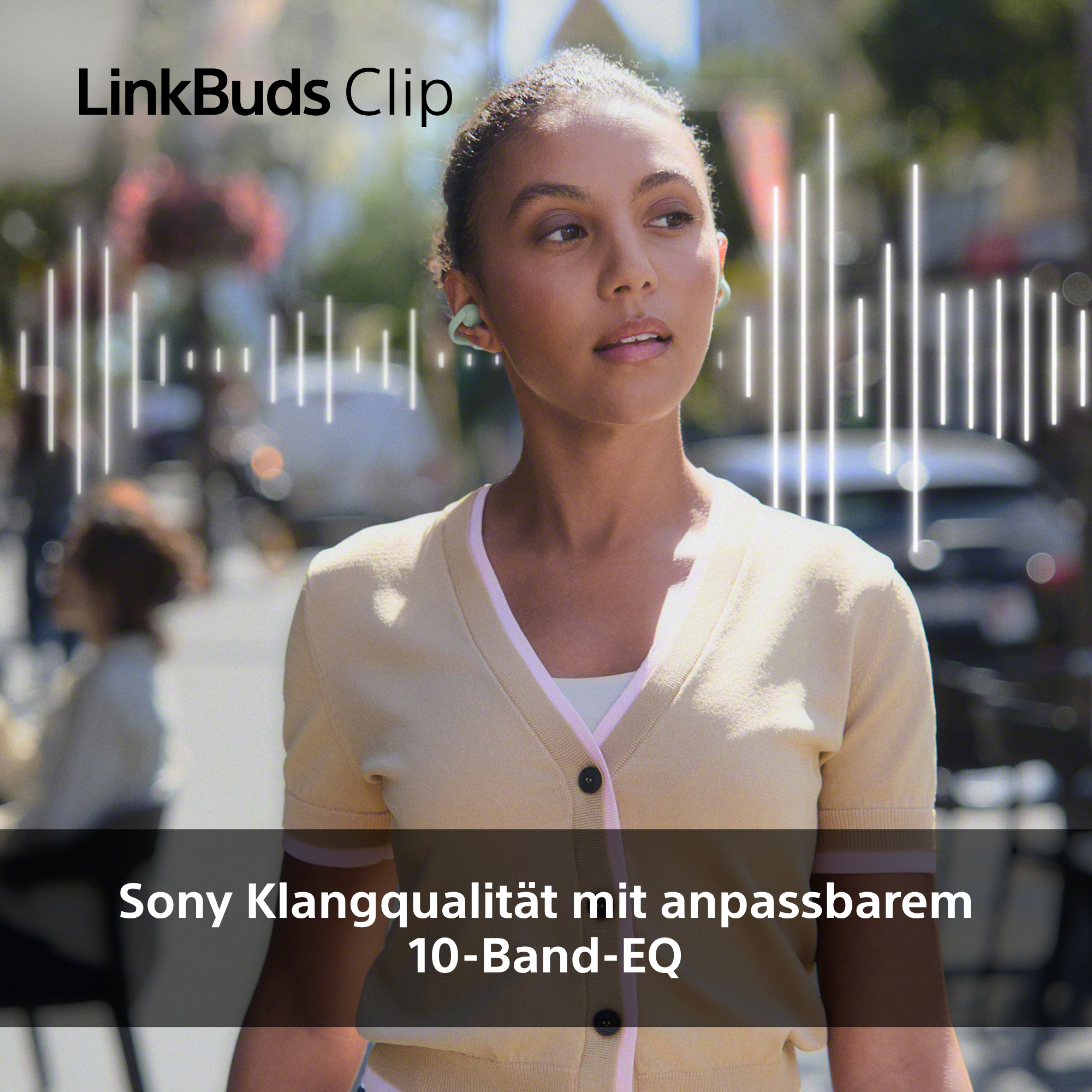 Junge Frau mit Kopfhörern, unscharfer Hintergrund, Soundwellen.