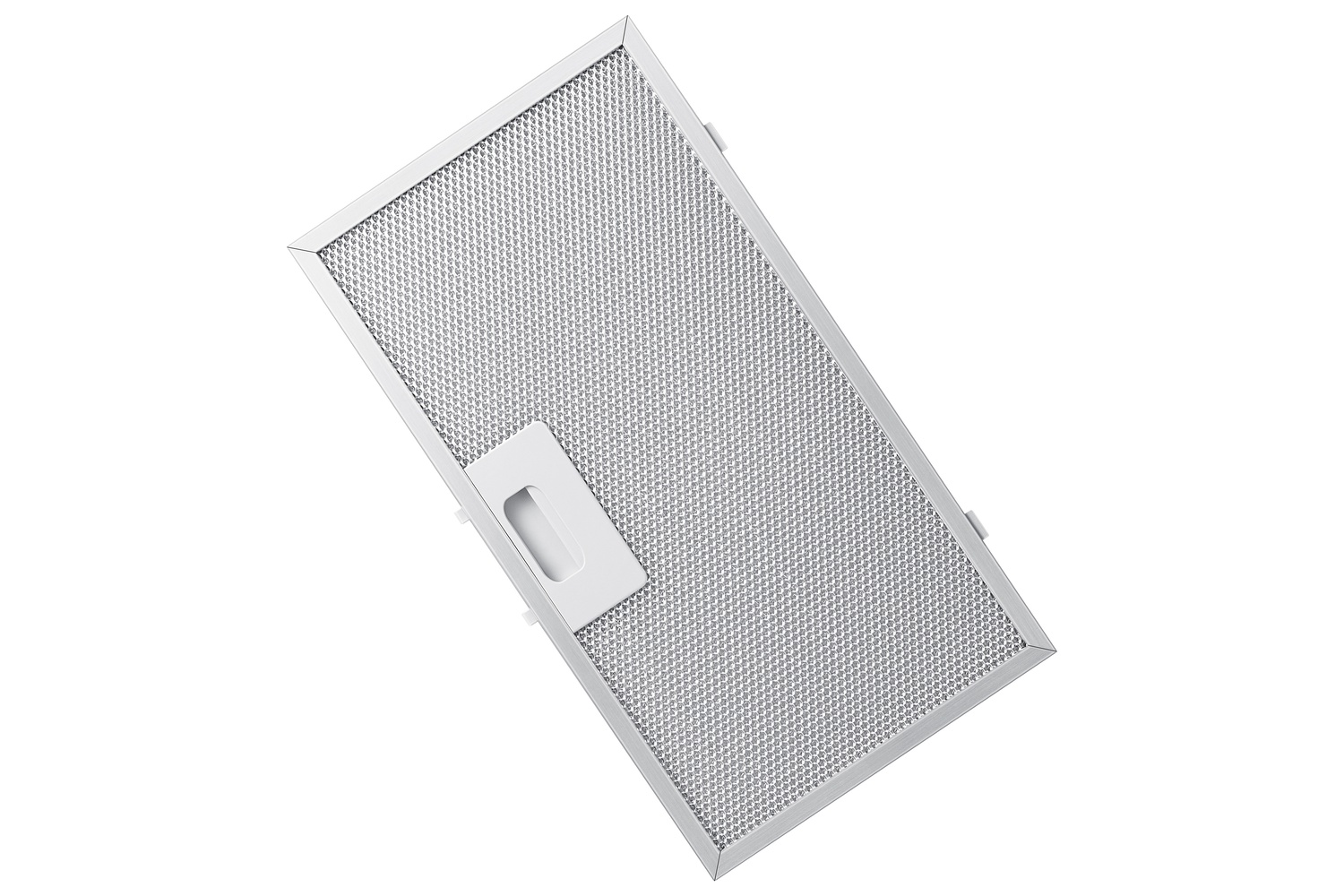 Un filtro plateado para campana extractora con superficie de malla metálica y asa blanca.