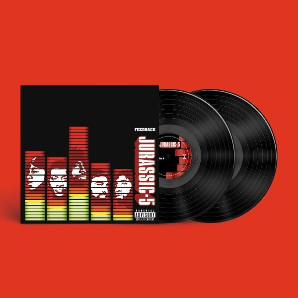 Jurassic 5 Albumcover mit zwei Schallplatten, roter Hintergrund.