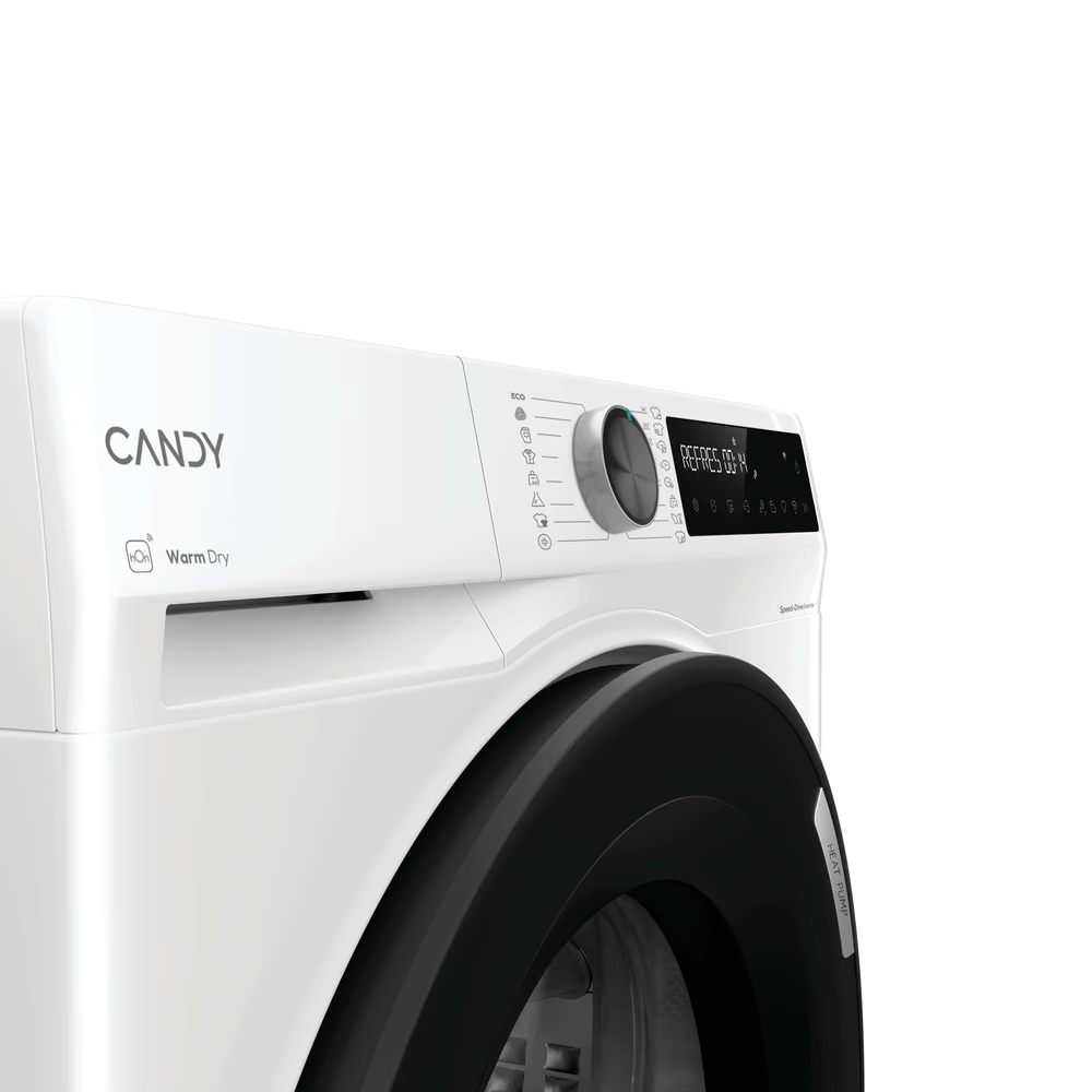 Fehér Candy mosógép fekete ajtóval és digitális kijelzővel.