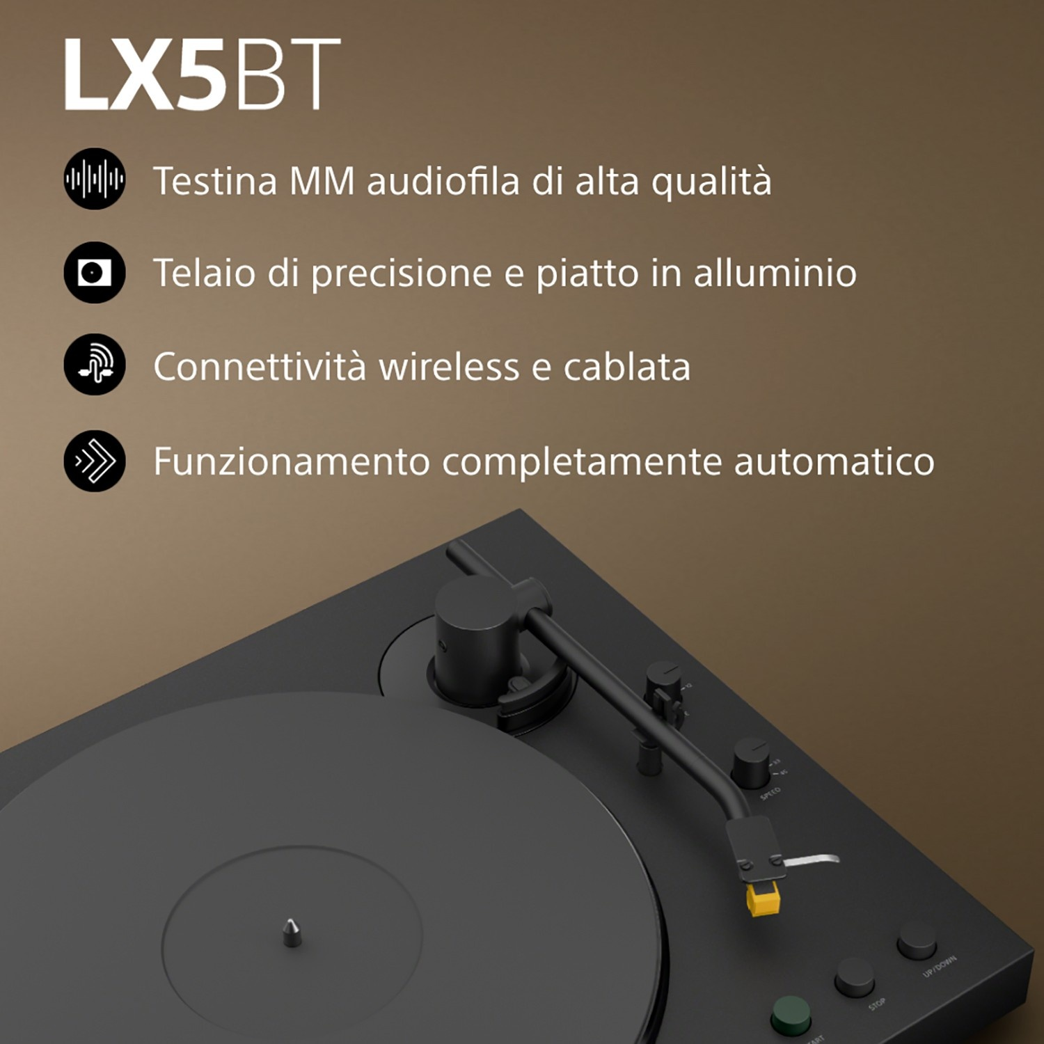 Giradischi LX5BT nero con braccio e pulsanti di controllo.
