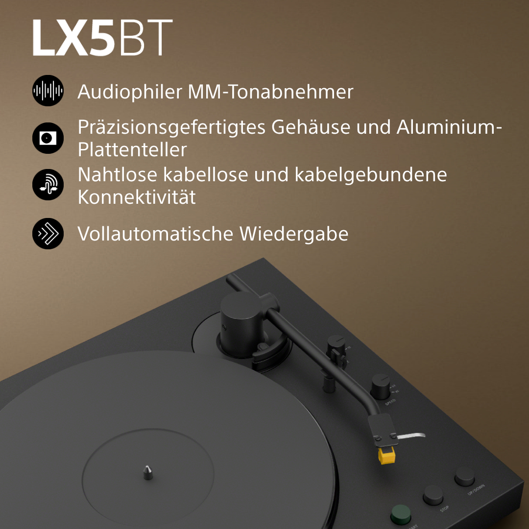 Schwarzer Plattenspieler mit Text über MM-Tonabnehmer, Präzisionsgehäuse und Konnektivität.